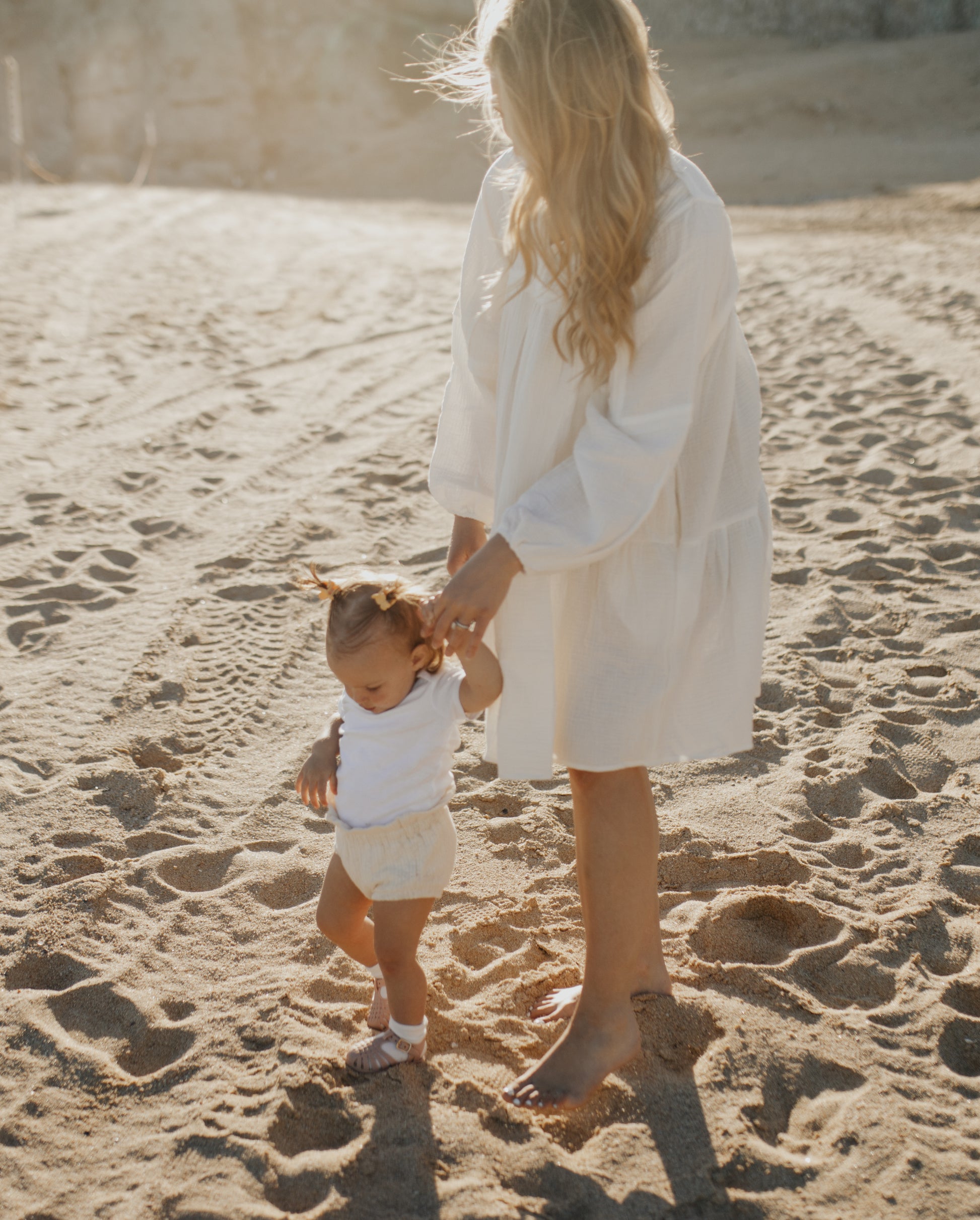 Perfect flowy dress for mamas. Also great for pregnancy and growing bumps!