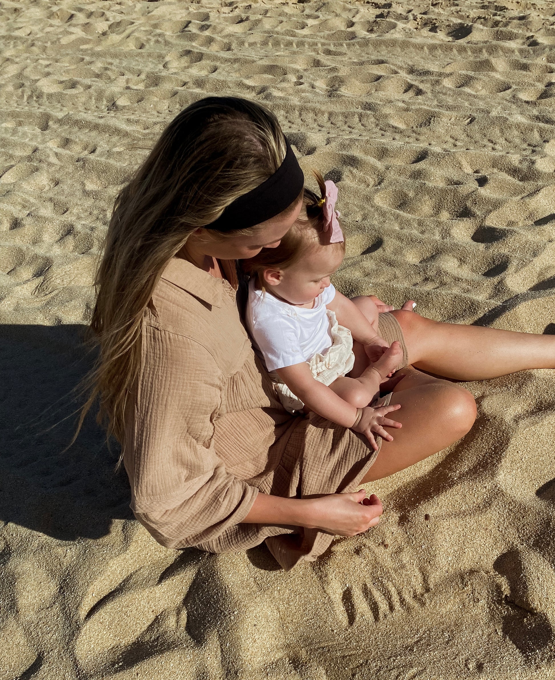 Perfect flowy dress for mamas. Also great for pregnancy and growing bumps!