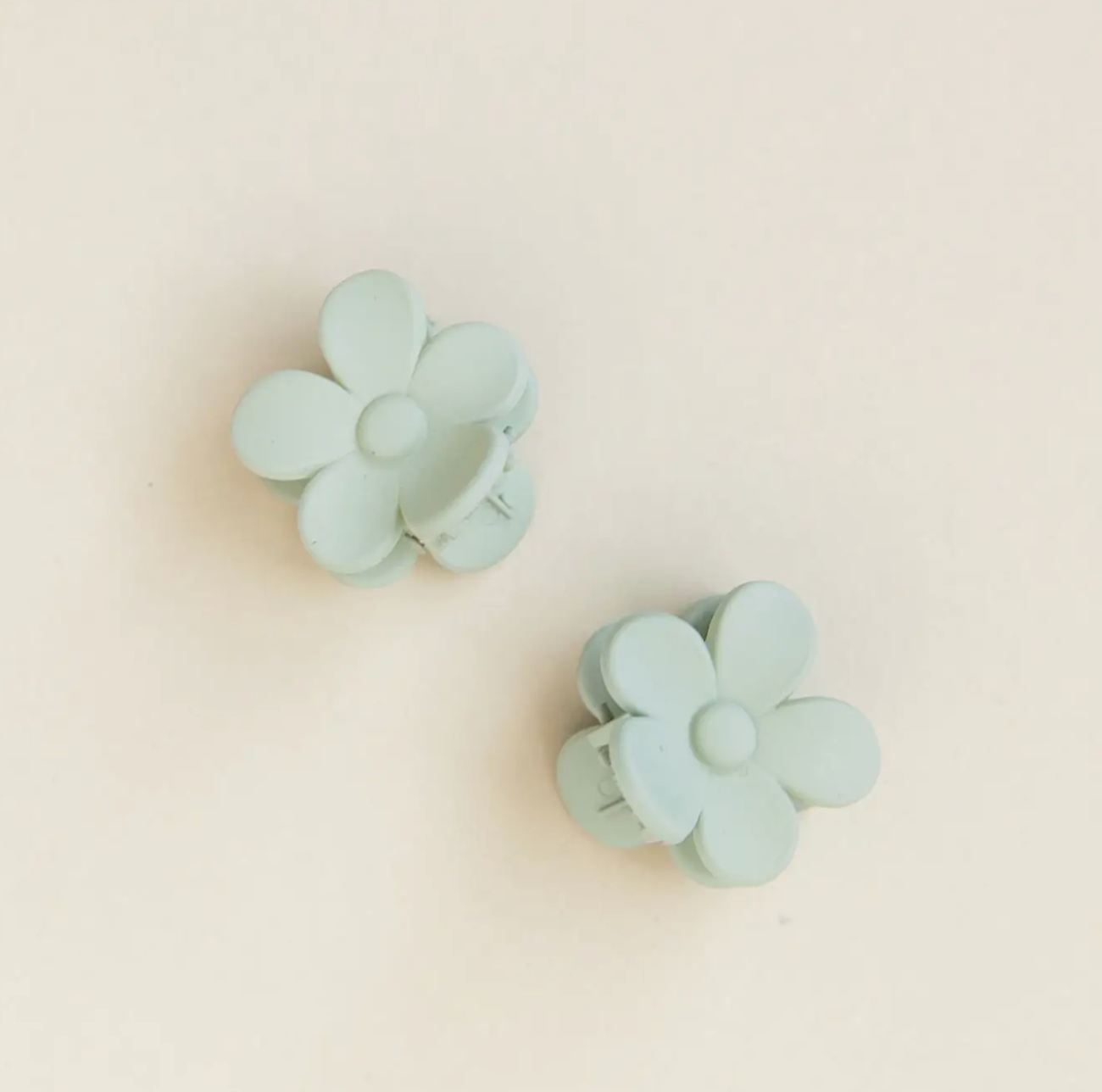 Mini Flower Claw Clip | Pistachio